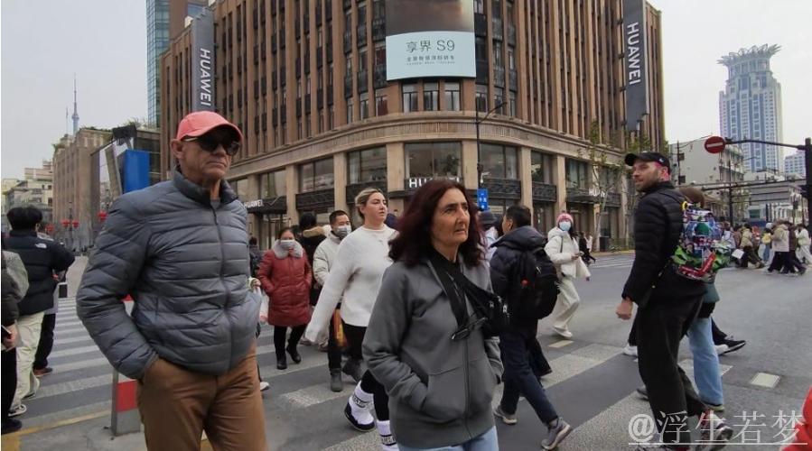 2025入境游火热开局,老外打卡“中国年” 2025入境游火热开局,老外打卡“中国年”